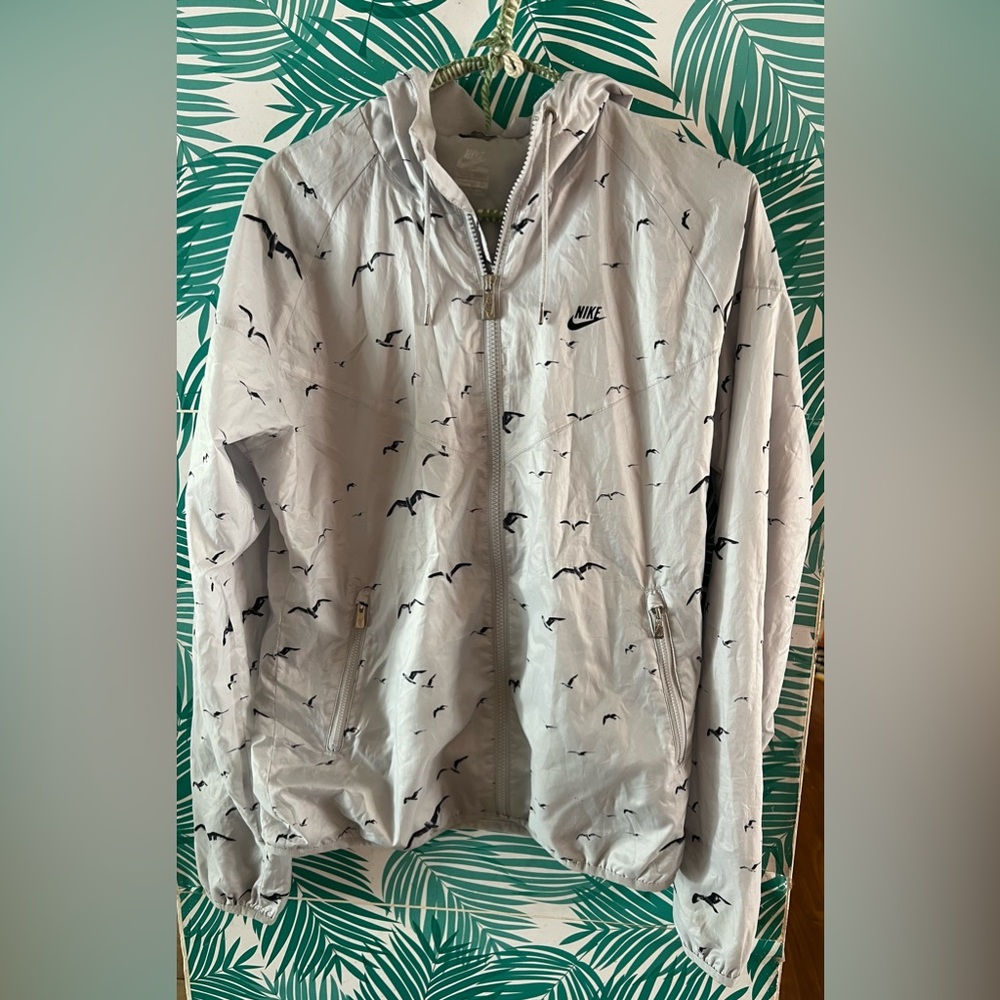 Nike Gray Windbreaker Jacket with seagulls size M